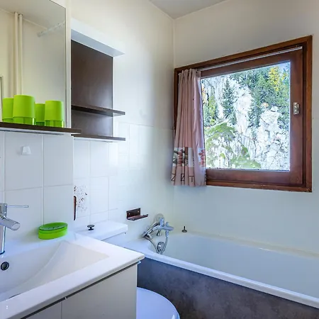Apartment Skis Aux Pieds, Fonctionnel Avec Balcon, Secteur La Daille, - Fr-1-694-286 *