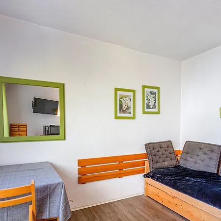 Skis Aux Pieds, Fonctionnel Avec Balcon, Secteur La Daille, - Fr-1-694-286 Apartment